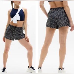 Athleta Women’s Weekender Run Shorts Pocket Lined Large